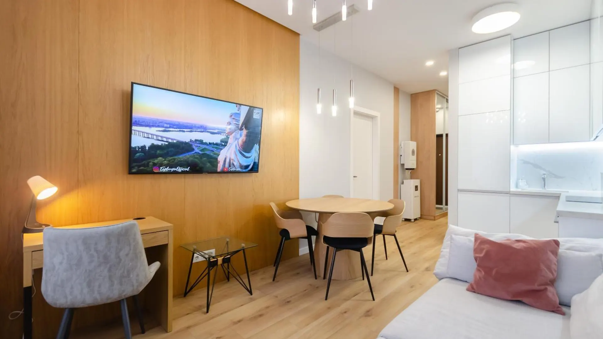 На Видалення!Petrovdom Apartments 267-373 In Rc Central Park, 7 John Mccain Street 基輔