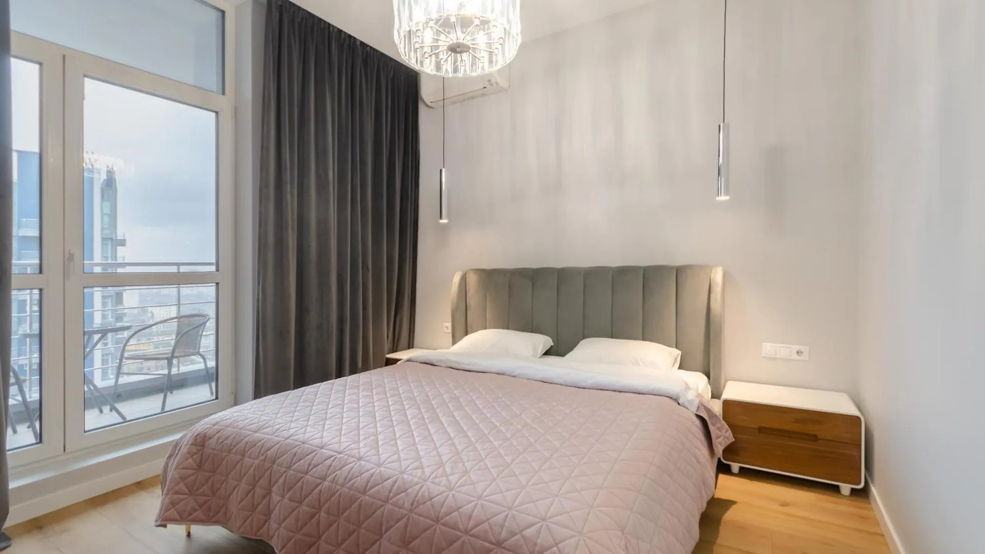 На Видалення!Petrovdom Apartments 267-373 In Rc Central Park, 7 John Mccain Street 基輔