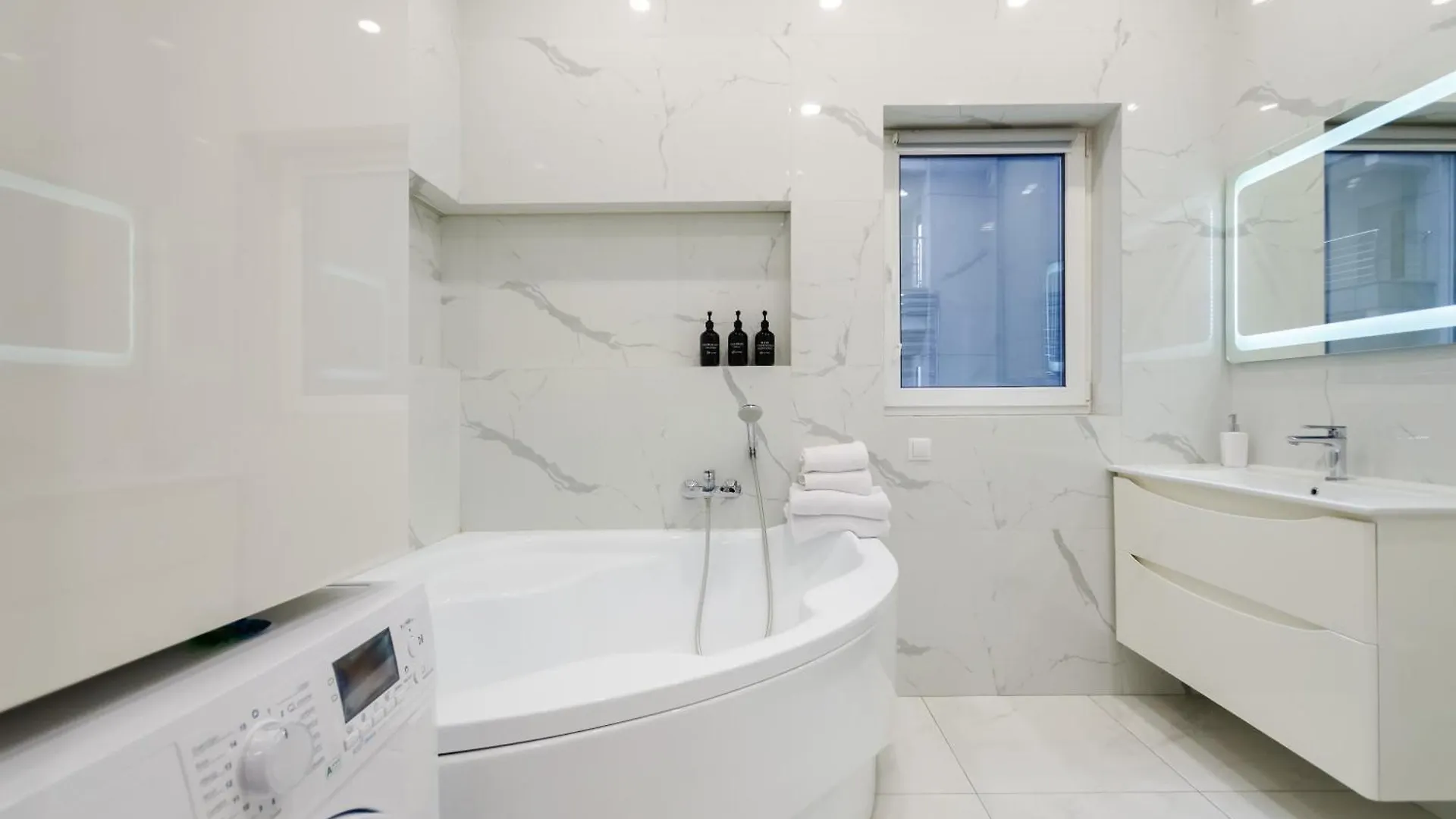 На Видалення!Petrovdom Apartments 267-373 In Rc Central Park, 7 John Mccain Street Κίεβο 0*,